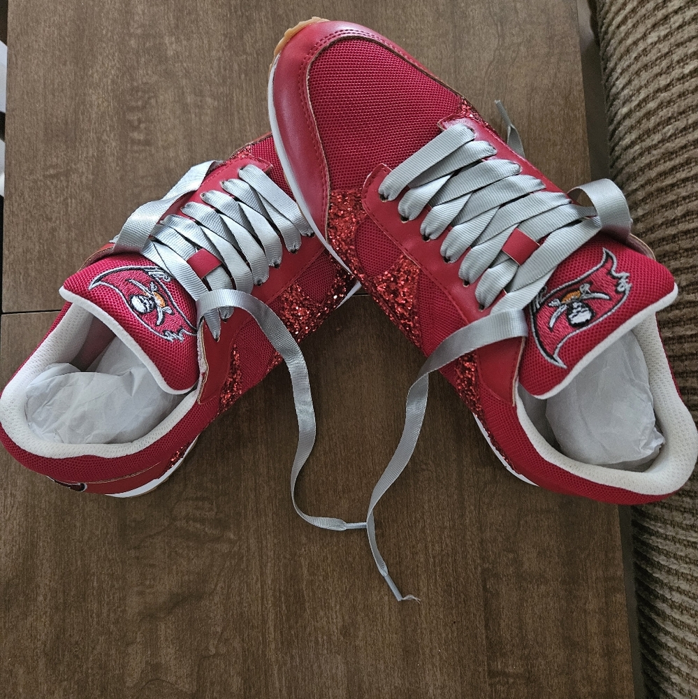 Officially Licensed Tampa Bay Buccaneers Glitter Women's Shoes NIB Size 7